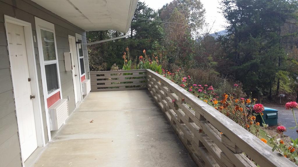 Nakon Motel Candler Exterior photo